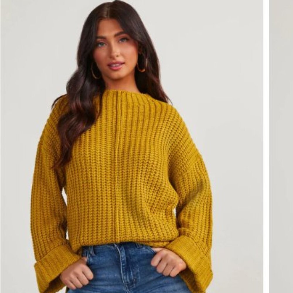 Soft and cozy mustard sweater from VICI, size S but oversized!!! New without tag